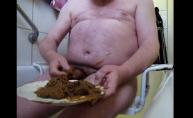 Lady Dumps a Nasty Load