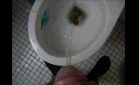 Hottie Takes a Shit While Getting Fucked in the Ass