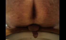 Sexy Slut Unleashes a Heavy Poop