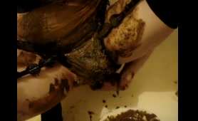 Slut enjoys anal fingers and nasty poop