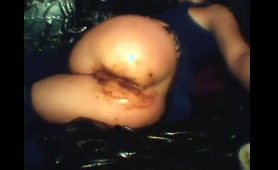 Nasty Lady Shits on Webcam