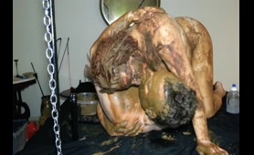 Curvy Babe Takes a Kinky Shit