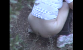 Chick Takes a Nice Outdoor Piss
