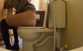 scat video, shitting on a plate