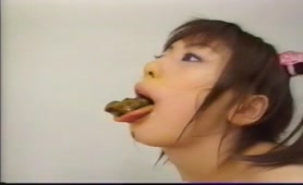 Scat girls kissing sensually